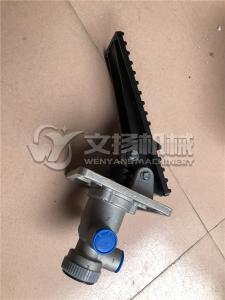 Quality XCMG ZL30G Air brake master valve original wheel loader spare parts 800901158 SLZD-3514002 wholesale