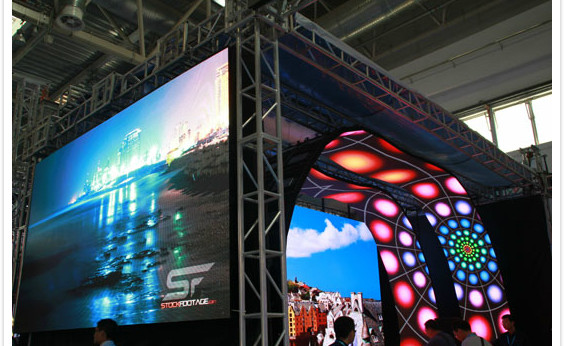 P3.91 Dot Matrix LED Display Module 64x64 Dots 250mm X 250mm 5V Input Full Color