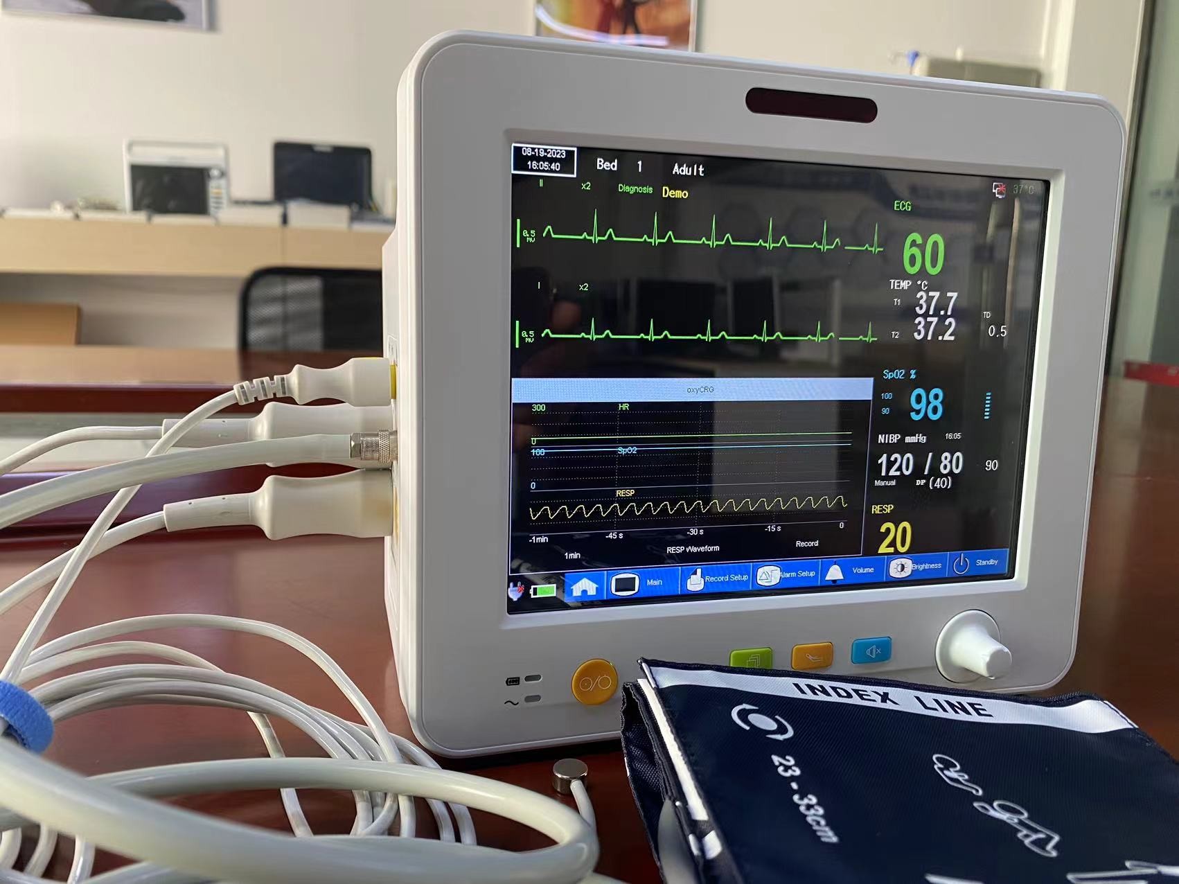 8.4 Inch TFT LCD Screen Portable Vital Signs Monitor for SPO2 NIBP Temp ECG EtCO2