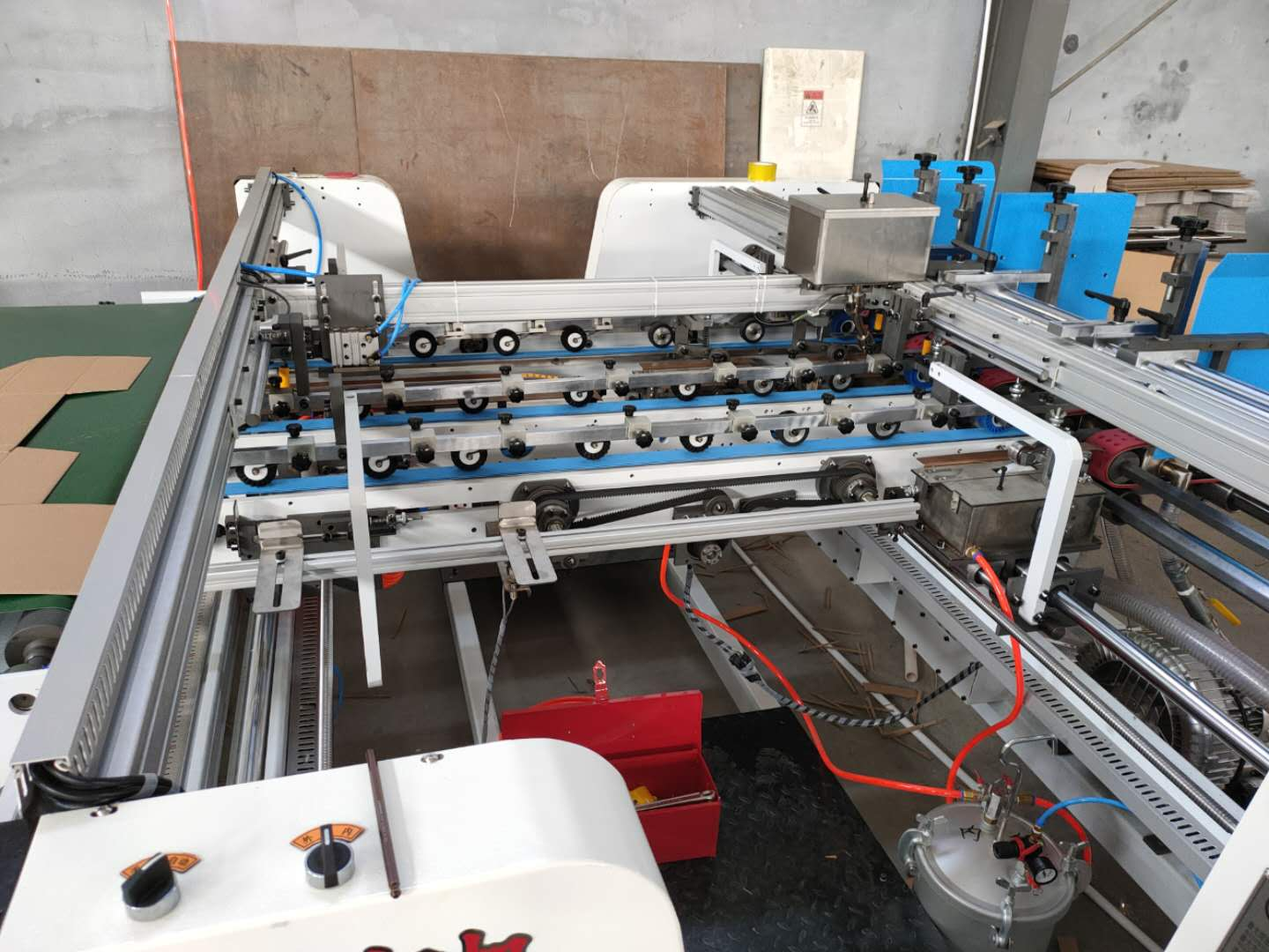 Double Piece Joint Corrugated Sheet Forming Machine For Manufacturing