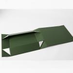 Cardboard Folding Magnetic Packaging Box , Green Magnetic Gift Box Custom