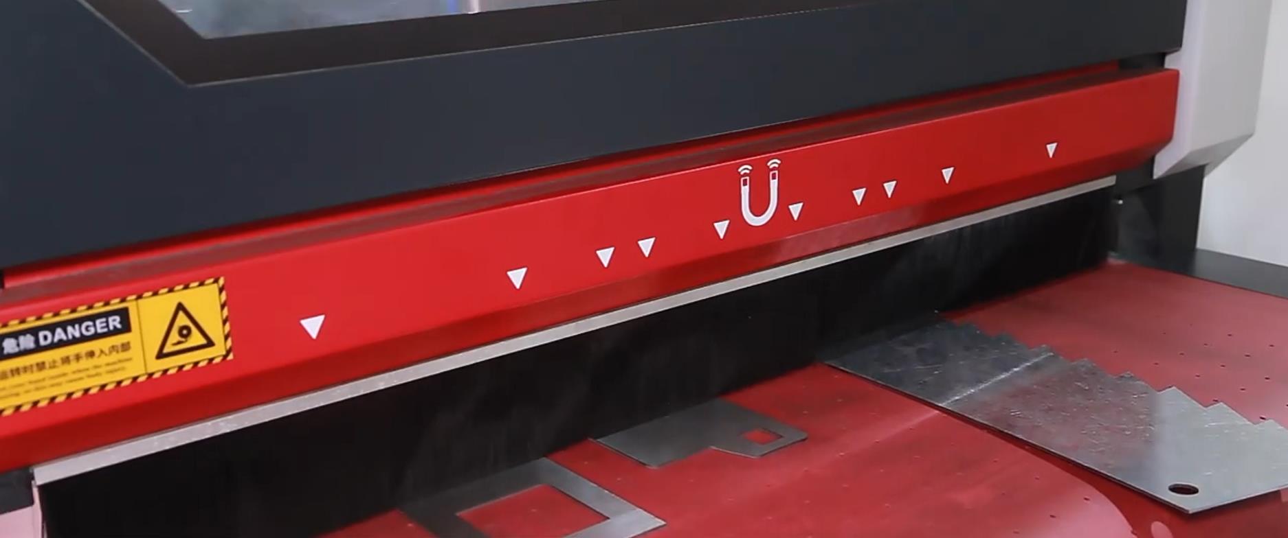 YZ900 Automatic Sheet Metal Polishing Deburring Machine For Laser Cutting Parts