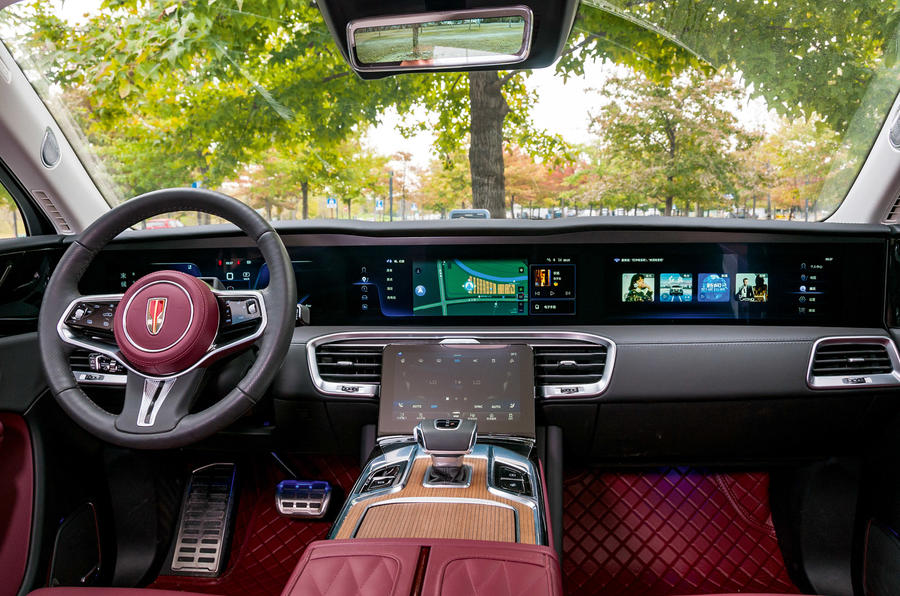 aria-label="5 hongqi e hs9 2021 first drive review dashboard"
