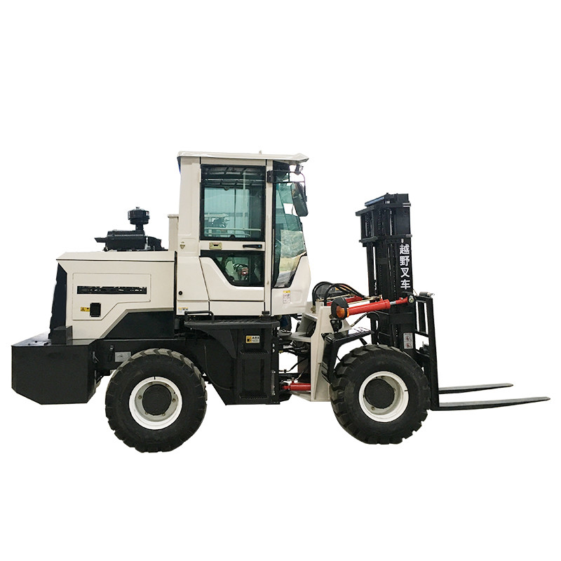 Small Port Handling Equipments , 4wd 3 To 5 Ton Off - Road Hydraulic Forklift Truck Diesel Machines