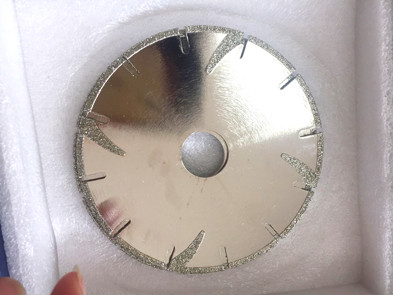 Sharp Cutting Electroplated Diamond Blade Abrasives Hard Material 600mm