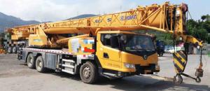 Quality 2nd hand Crane XCMG 25 Ton , used truck mounted cranes 21m Turning Diameter wholesale