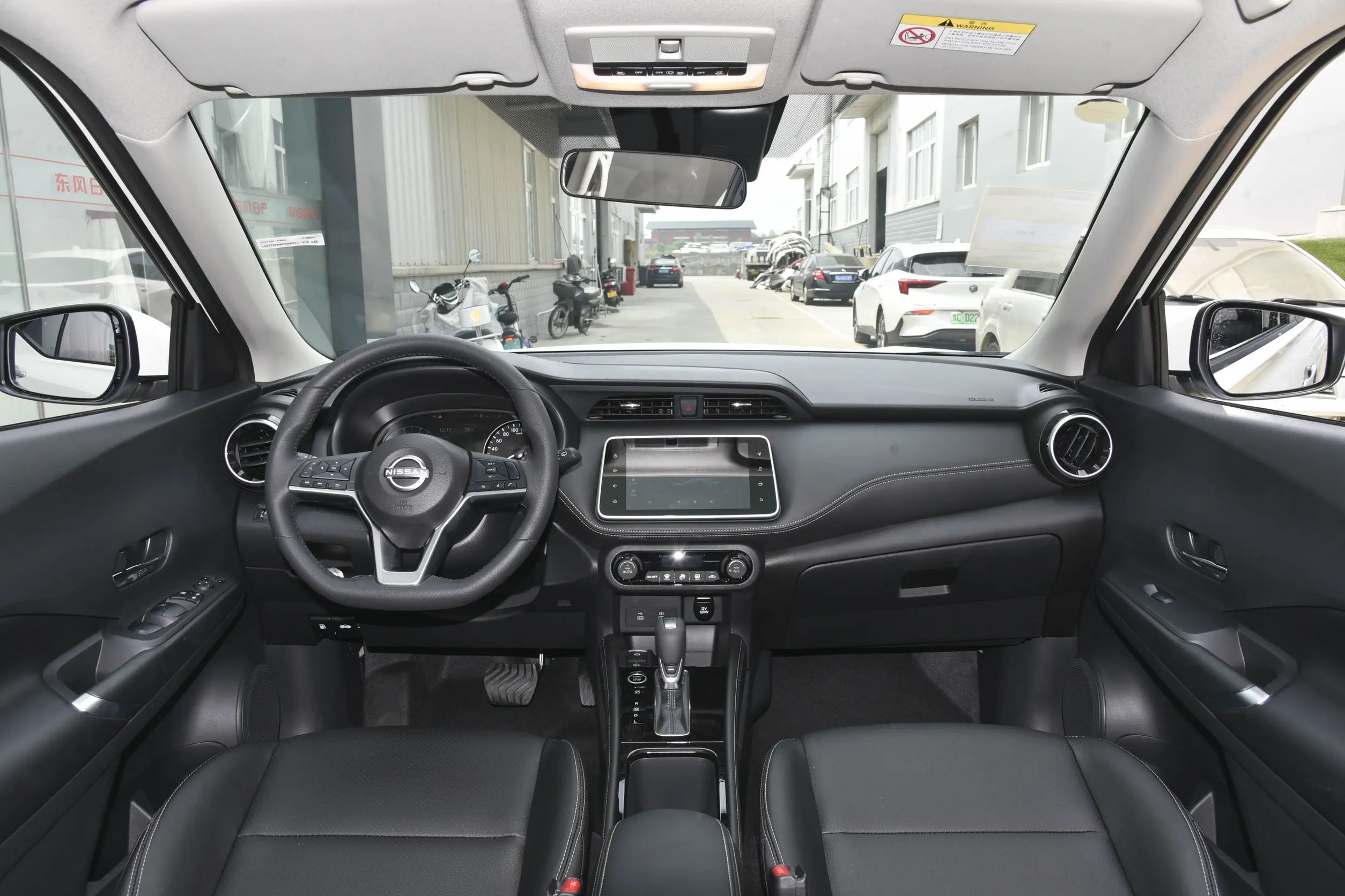Multi-purpose Car MINI SUV 1.5L 90kw Flagship Version Petrol Vehicle with Left Steering Dongfeng Nissan Kicks Auto SUV