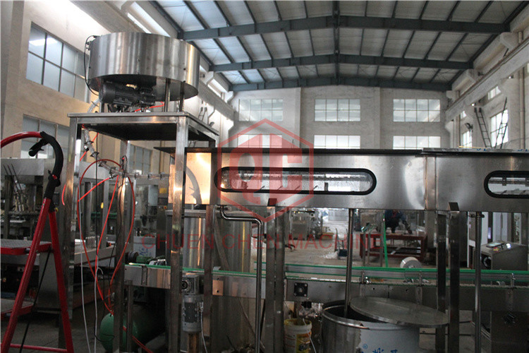 Standard 200 BPM Automatic Water Bottle Filling Machine For PET Bottle