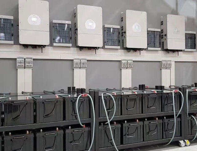 Deye 600w Solar Inverter SUN600G3-EU-230 In German Warehouse Nep 300w 400w 700w 1200w 1300w 1600w 2000w Micro Inverter