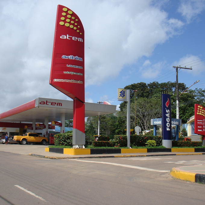 Gas Station Digital Pylon Sign Illuminated 8500mm Provide Soft Copy Initially
