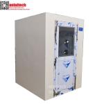 2people Enter Air shower for Cleanroom Entrance