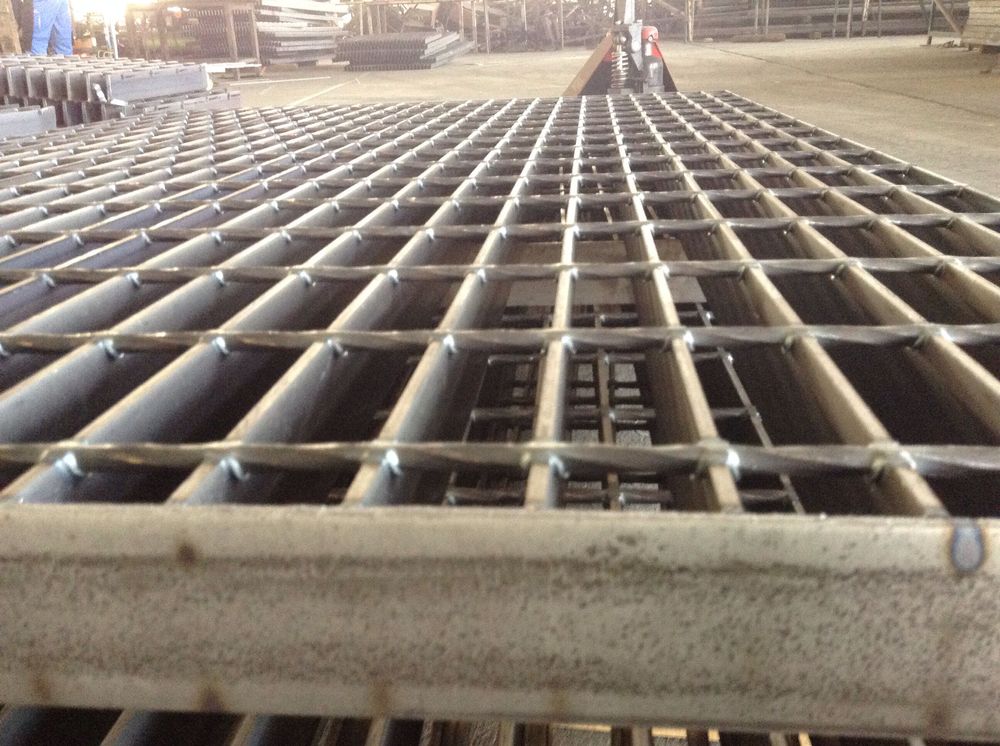 steel grating cutting machine