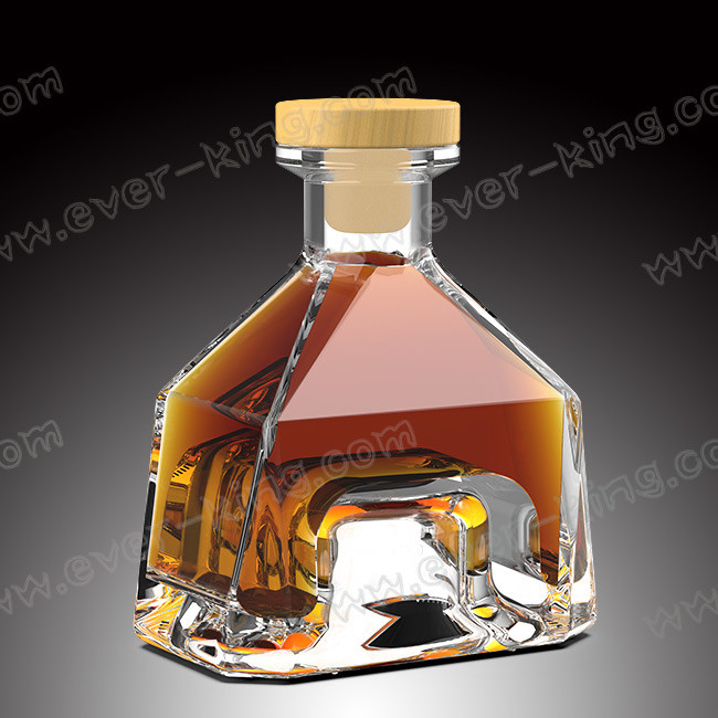OEM 750ml Brandy Glass Bottle With Plastic Screw Top
