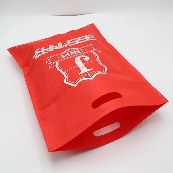 Promotional D-cut Non Woven Carry Tote Bags With Customized Logo For garment