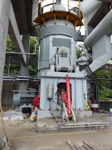 Quality Energy Saving Vertical Raw Mill For Mining Grinding Mill 5 - 210 T/H wholesale