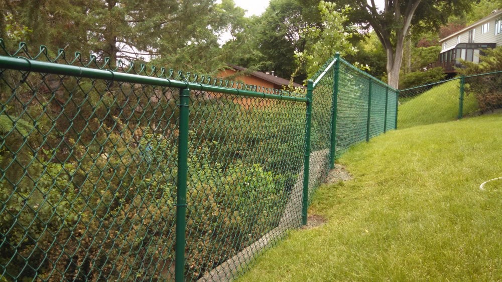 9 Gauge 2 Inch Chain Link Fence With Fittings Green Color