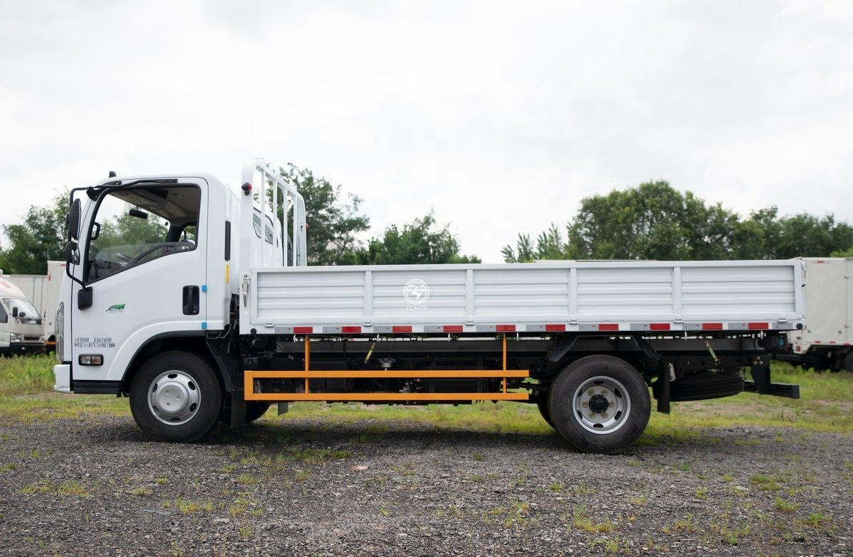 4X2 Mini Truck 2T Light Cargo With Cummins Engine And Manual Transmission Left EURO 5