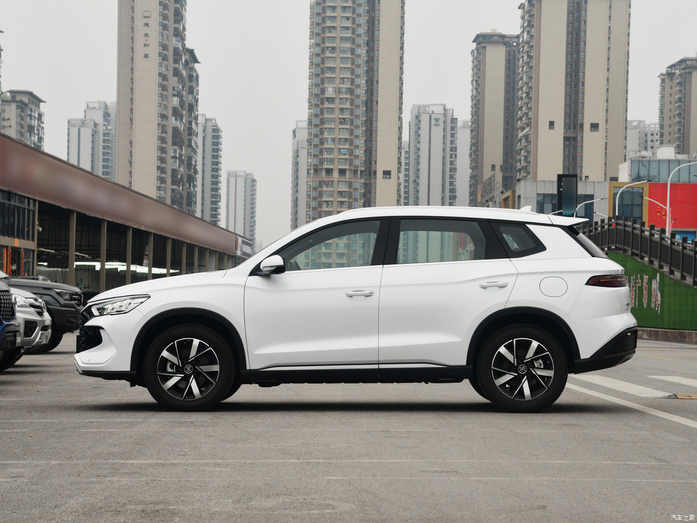 5 Door 5 Seat SUV BYD Full Electric Car 4738*1860*1710 Length * Width * Height