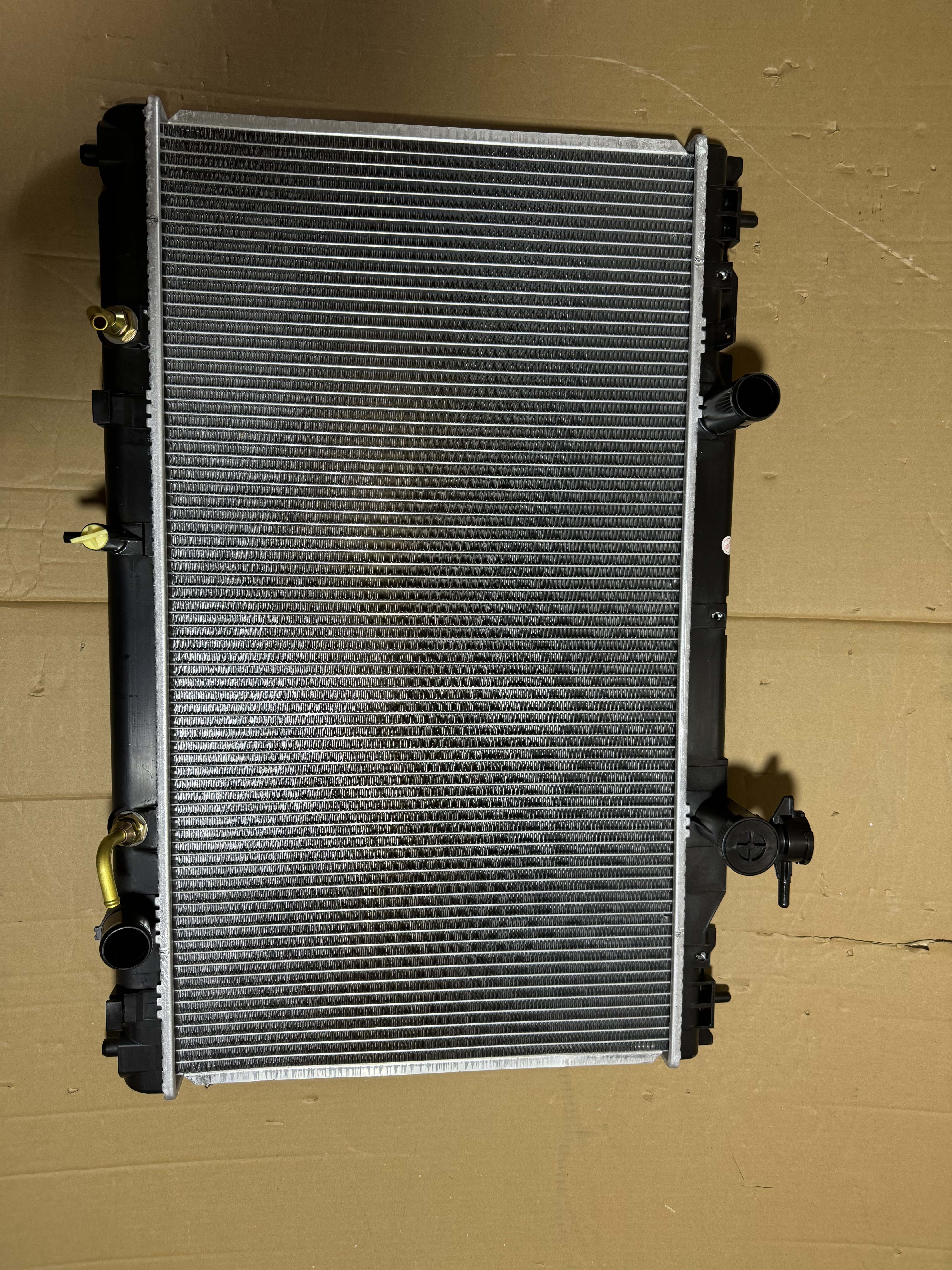 1640028280 Engine Coolant Cooler Radiator for 2000-2001 TOYOTA Camry 2.4 ACV30