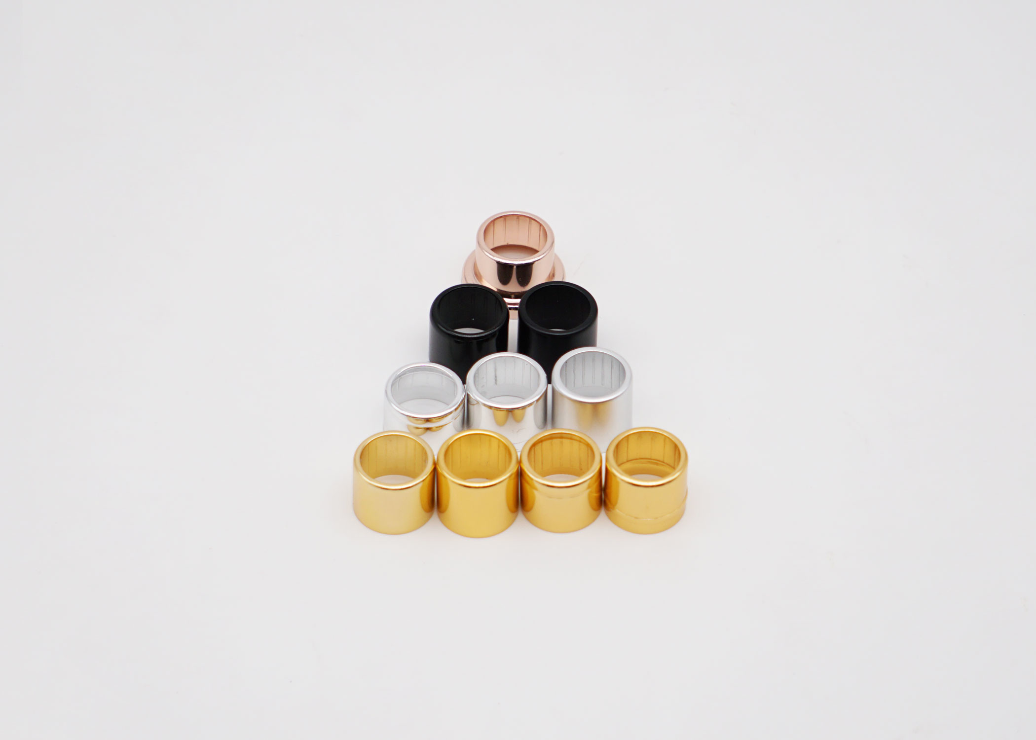FEA10 Aluminum Cylinder Perfume Bottle Collar Appealing Surface Finish