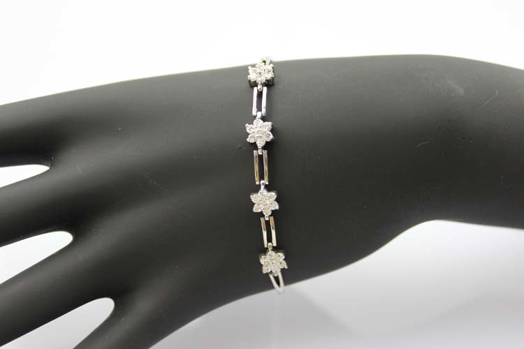 925 Sterling Silver Flower Clear Cubic Zircon Link Tennis Bracelet (SB003)