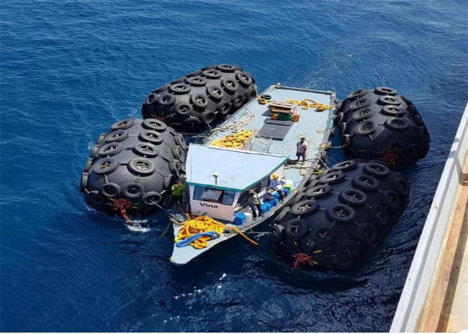 Marine Ball Dock Hull Protection Submarine Inflatable Rubber Fender Anti Collision