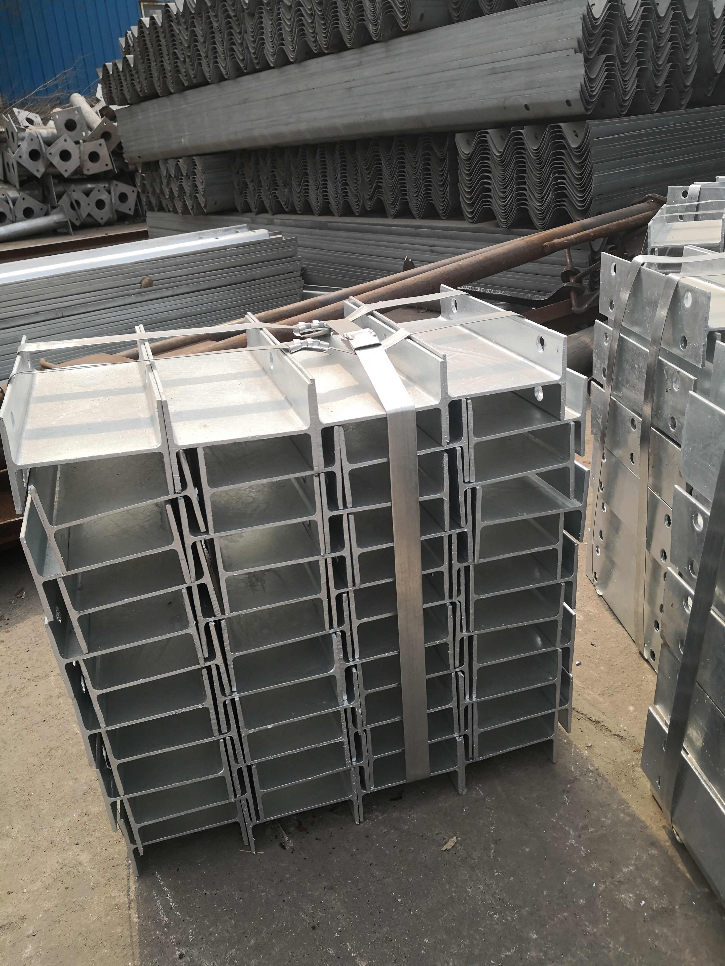 Hot Dipped Galvanized Steel Highway Guardrail H Spacer with ISO9001 2000 Certification