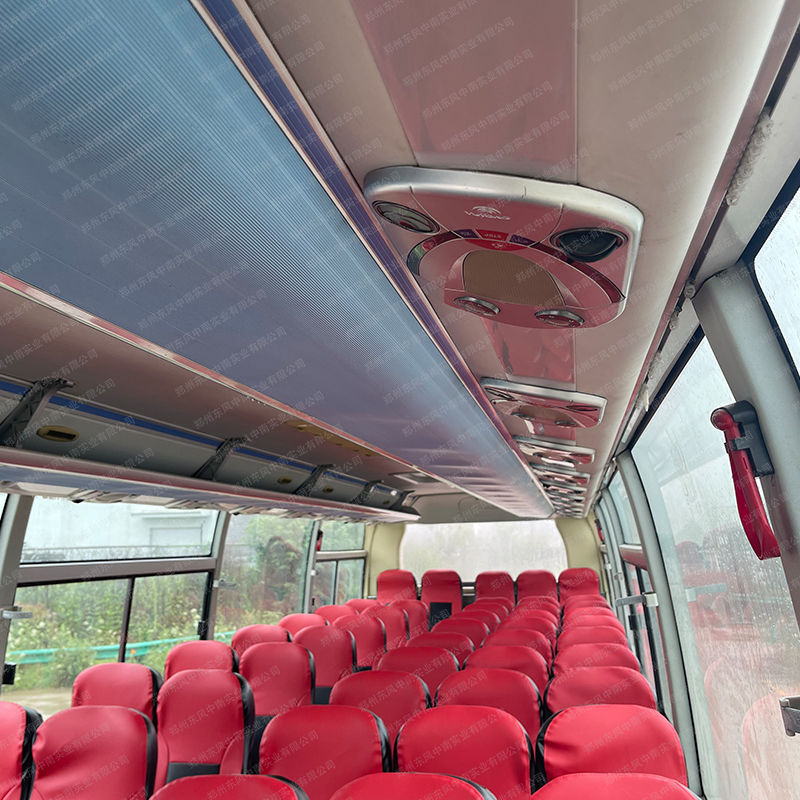 Used 57 Seats 280HP Coach Buses with Air Conditioner Front Engine Long-distance Buses