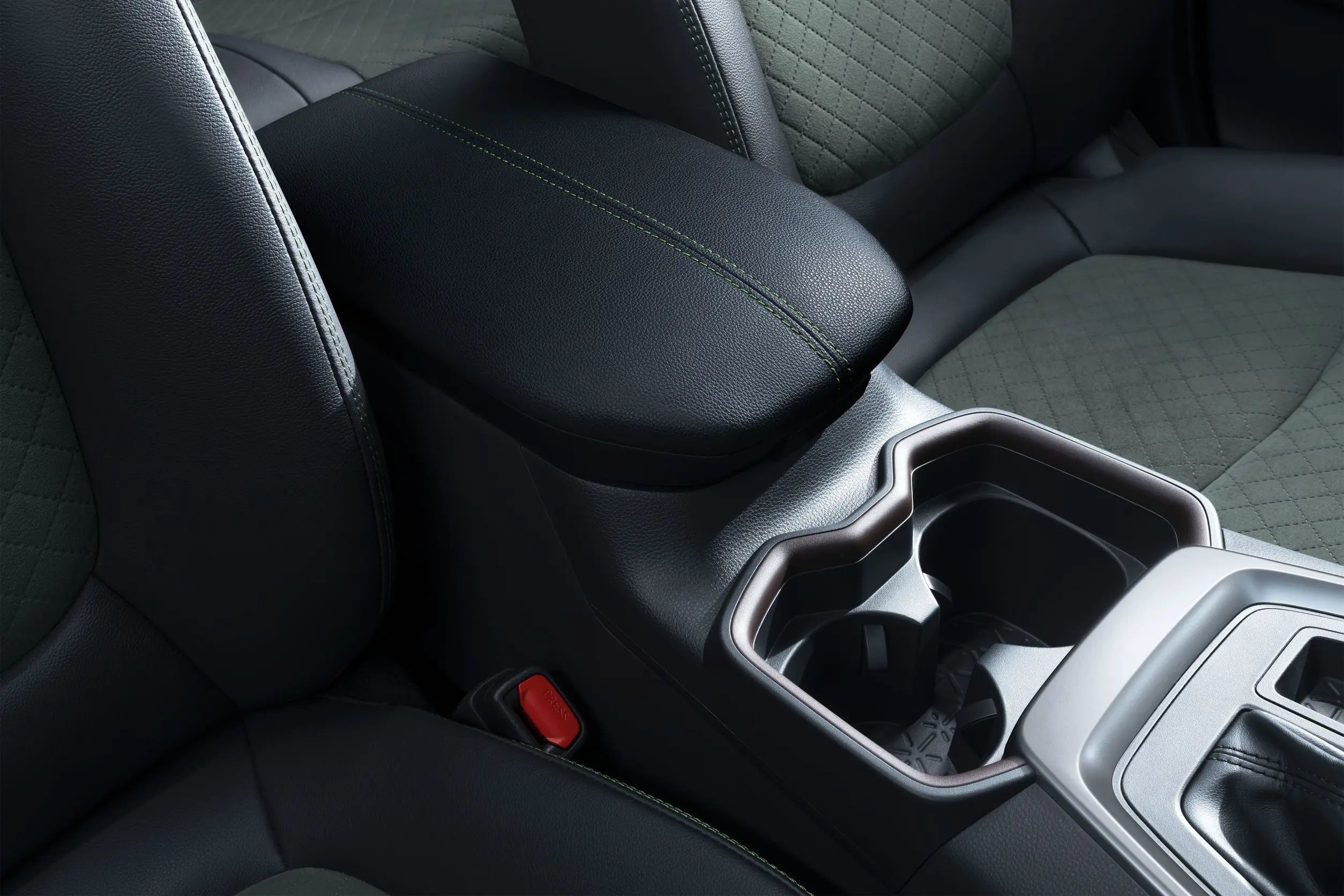 Compact Toyota Petrol Car SUV Toyota RVA4 Car 5 Seating Capacity