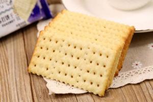 Quality Refrigerated packaging Cookies And Cakes Dry Wheat Soda Crackers Biscuit wholesale