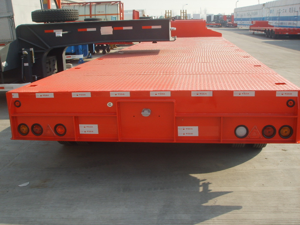 Customized Low Loader Heavy Duty Trailers , Lowbed Semi Trailer With Landing Gear