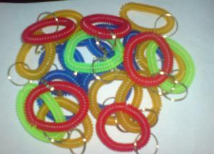 Quality Plastic spiral coil wrist band key ring chain keyring random color competitive China price wholesale