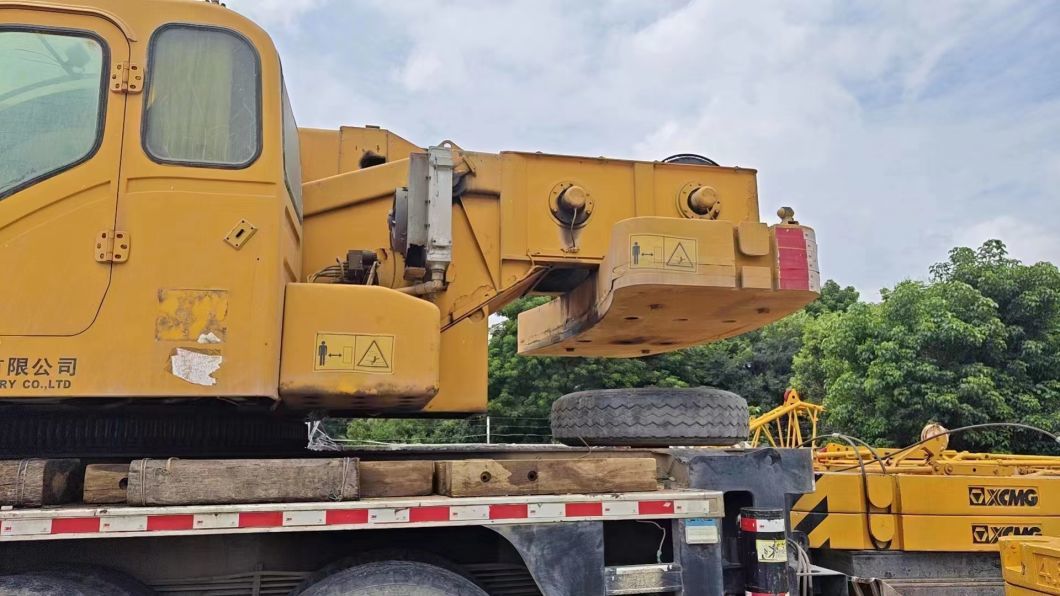 2011 Xg Good Original Condition with High Quality 70t Truck Crane Mobile Crane Hydraulic Crane for Sale at Low Price