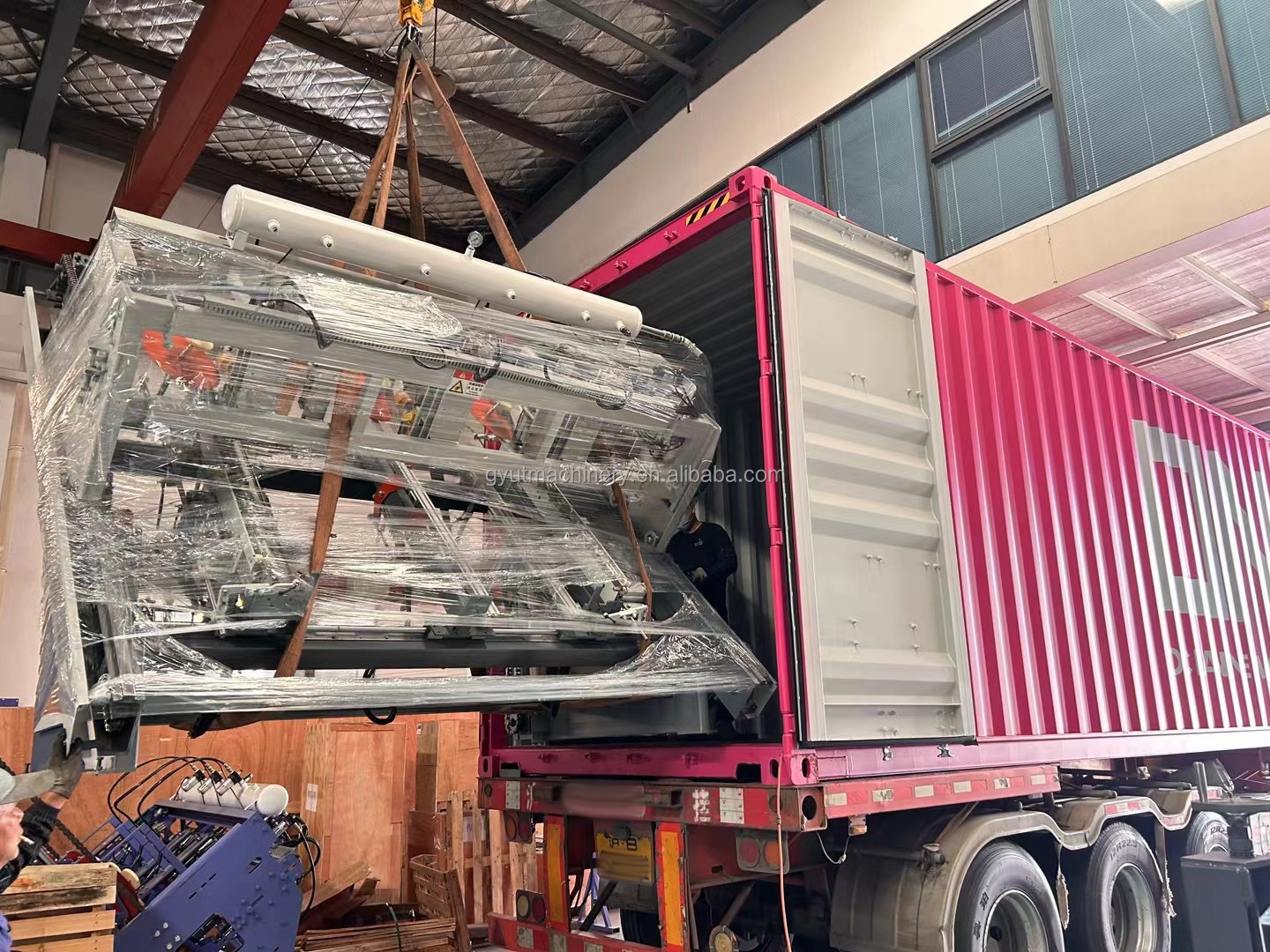 Easy-to-Operate Wood Sawdust Block Making Machine for Recycling Customized Design