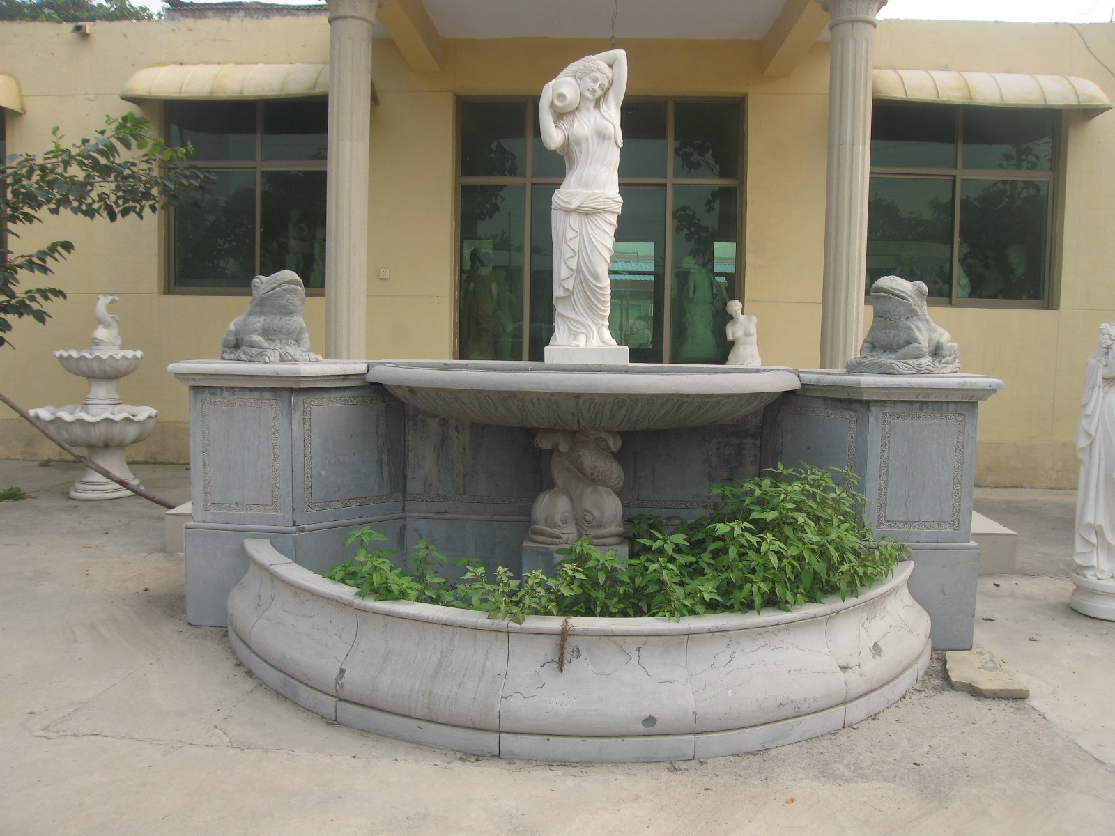 Man and Woman Statue Carved White Marble Stone Fountain