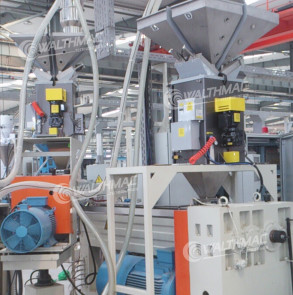 Stainless Steel Gravimetric Dosing Mixing System 0.6kw Plastic Raw Material Blender