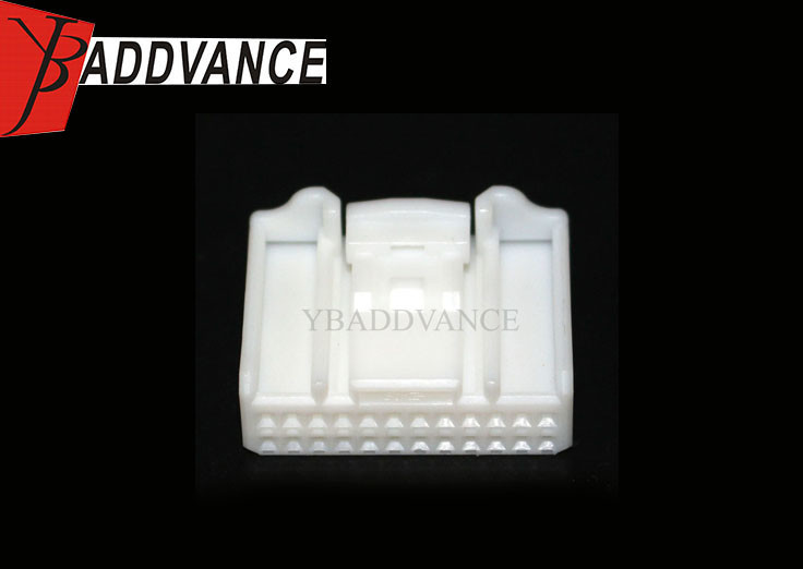 24 Pin White Female PBT Material Automotive Electrical Connectors Housing