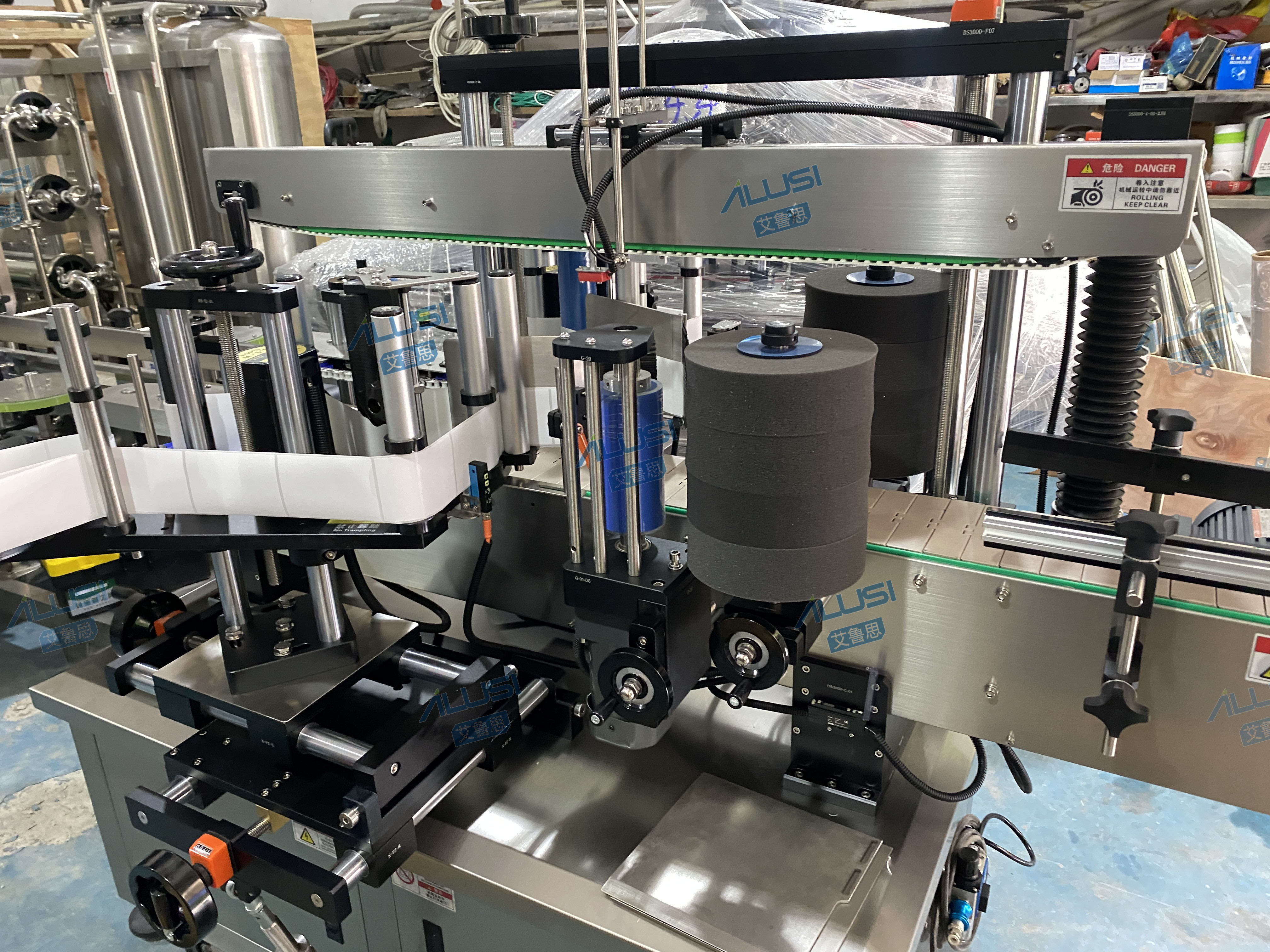 Semi Automatic Bottle Sticker Labeling Machine 380V 50/60HZ 76mm Label diameter