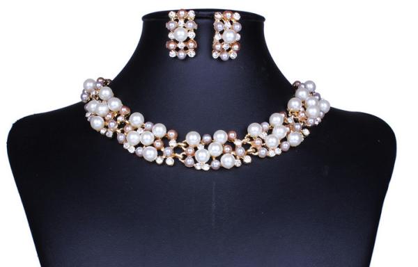Network burst models hot models in Europe and America imitation pearl necklace