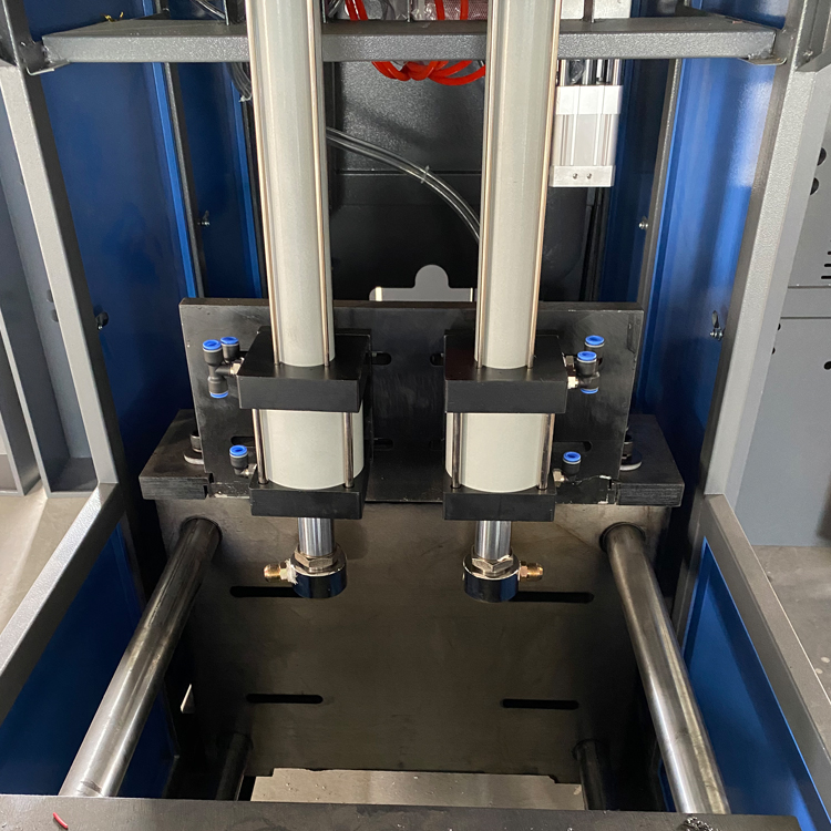 LGB-6L Plastic Semi Automatic Pet Blow Molding Machine for Food Beverage at Affordable
