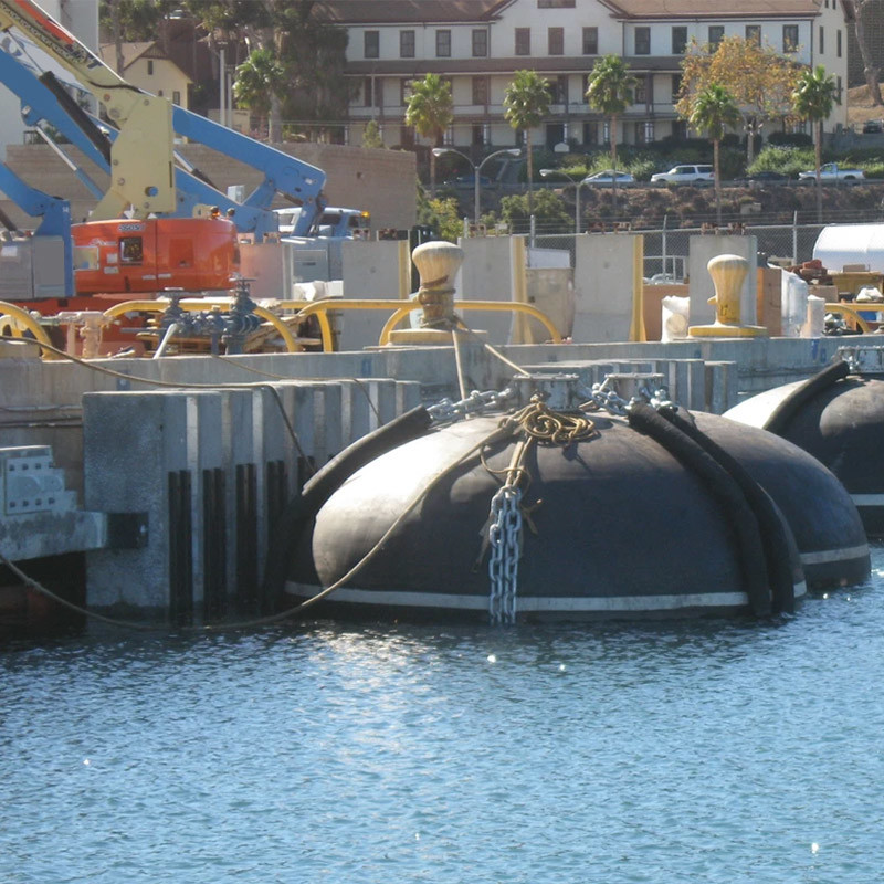 0.5 ~ 4.5m Submarine Fenders Reduced Wear And Tear And Compliant With International Maritime Standards