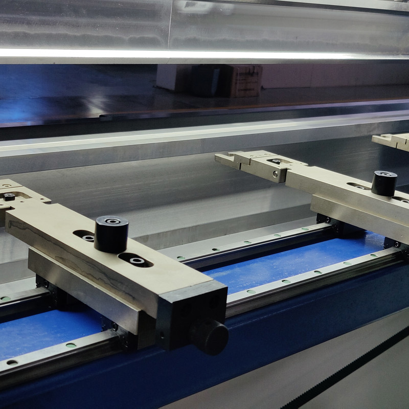 E21 Hydraulic Press Brakes With 12mm Carbon Steel / 6 Mm Stainless Steel Capacity