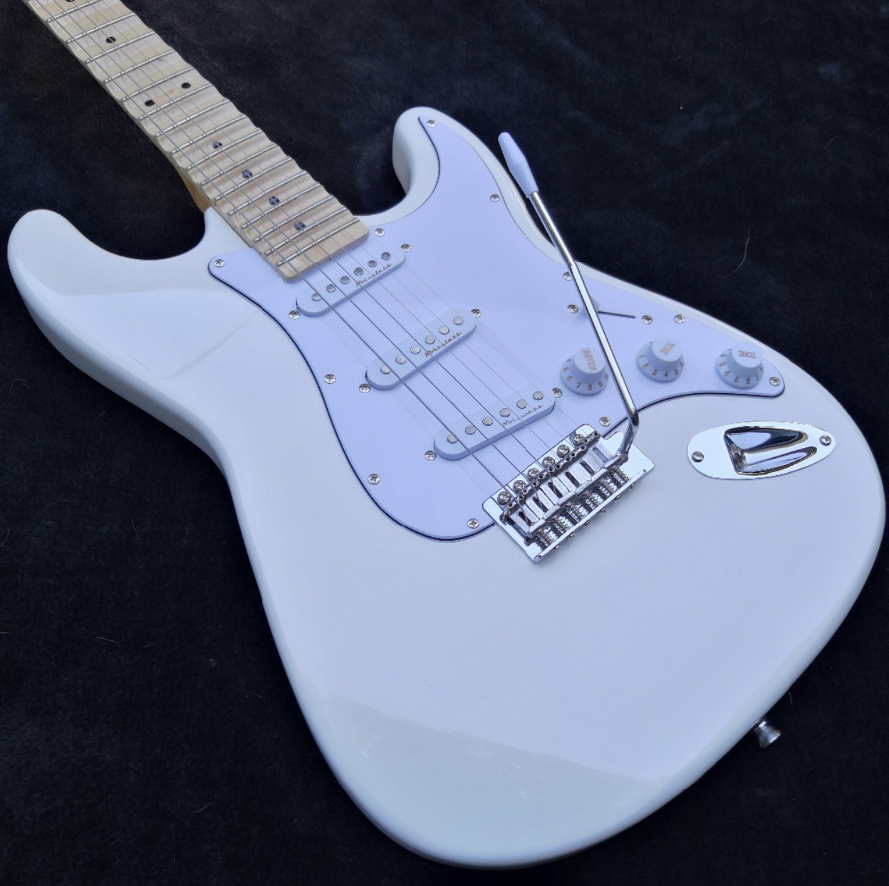 white Scalloped Fingerboard Yngwie Malmsteen Big Head double tremolo Electric Guitar