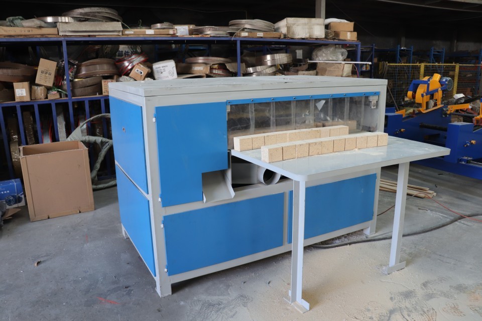 Wood Block Pallet Automatic Nailing Machine EPAL Pallet Feet Connection Nailer