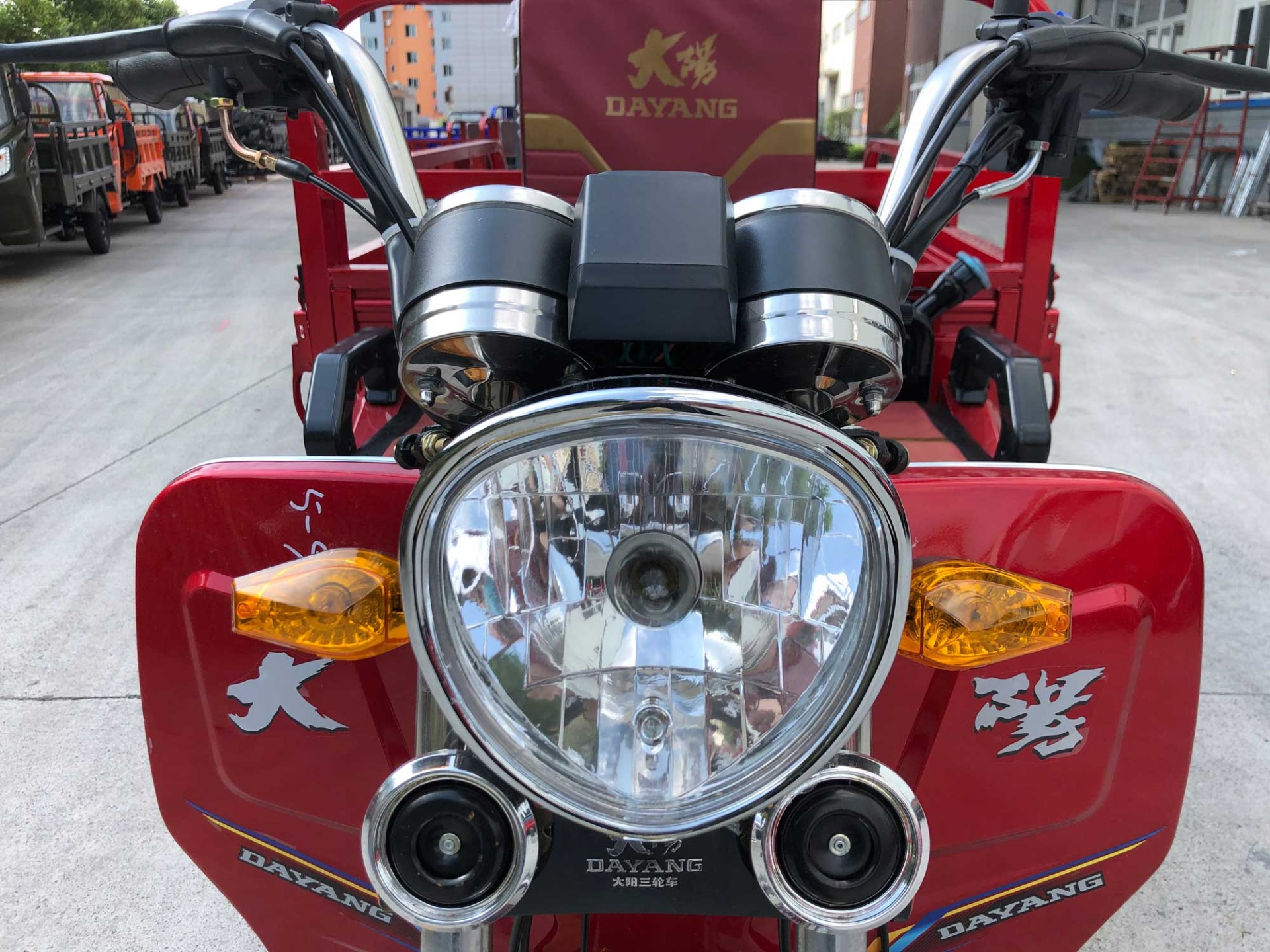 DAYANG 201-250cc Air-cooling Engine Gasoline Open Type Red Motorized Passenger Tricycle