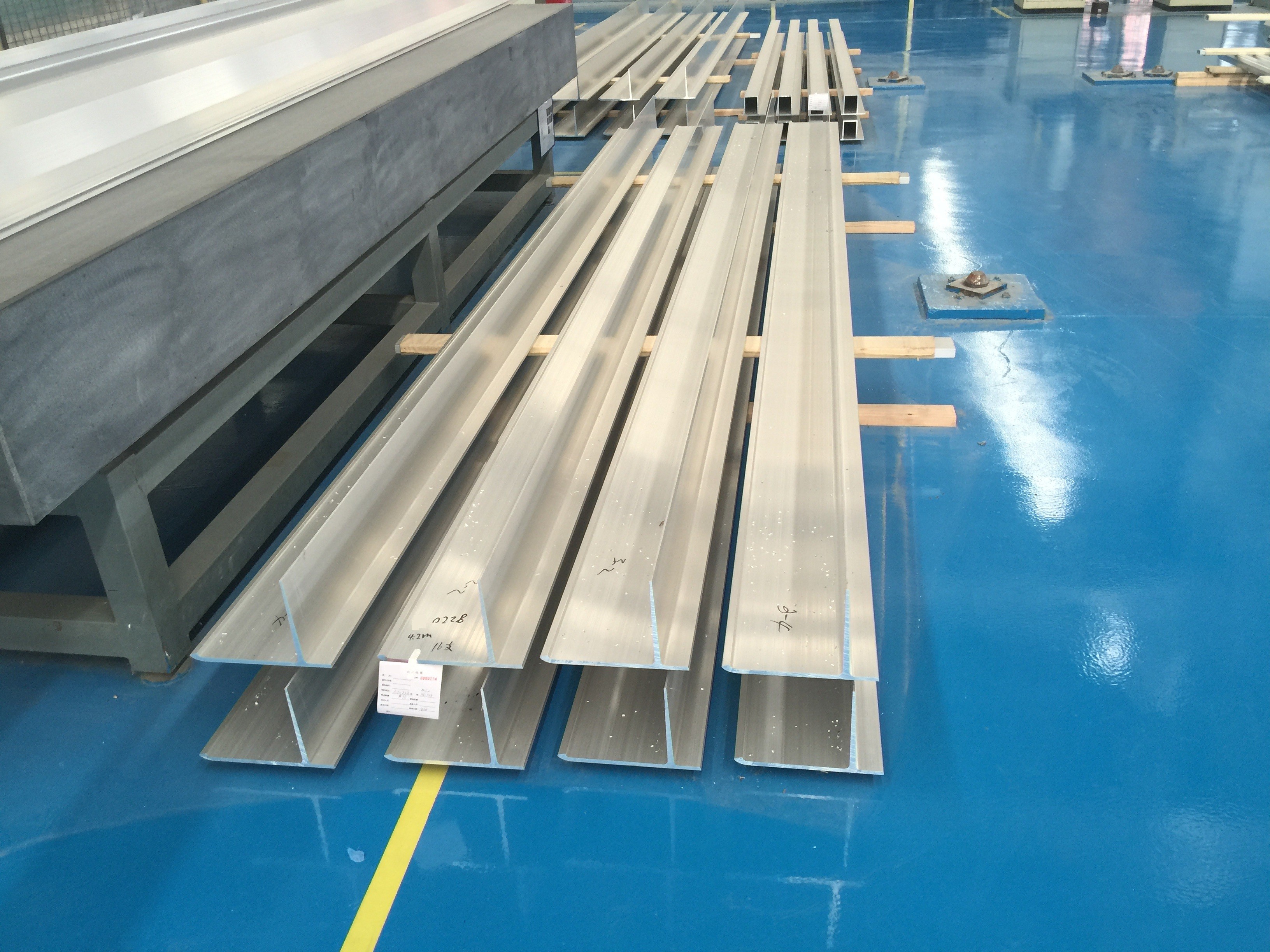 T Shape 4.2M Aluminum Extrusion Profiles Aluminium 6063 T6 For Constructional Parts
