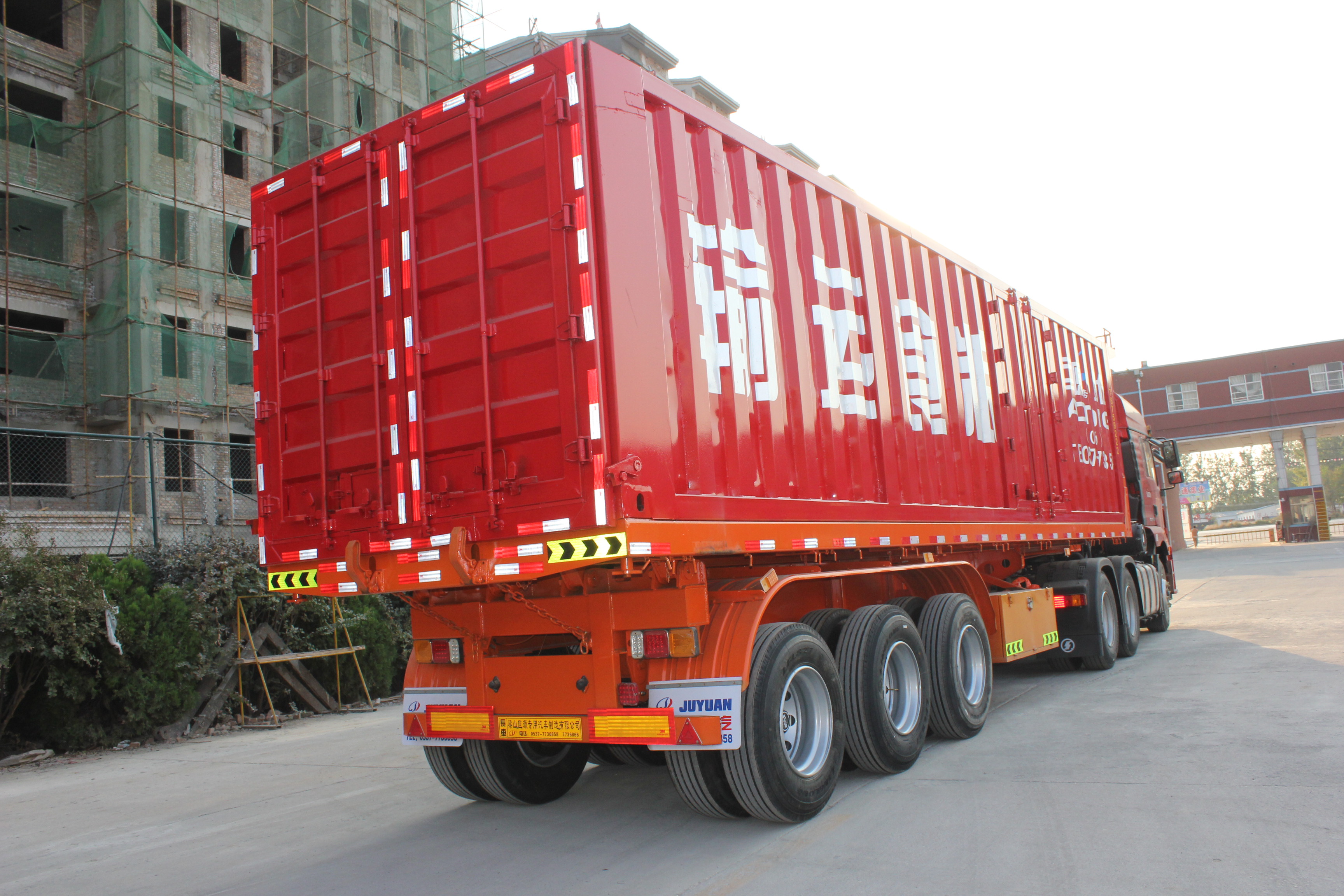 Truck Trailer 40 Cubic Meter Dump Tipper Semi Trailer with JOST or Yahua Landing Gear