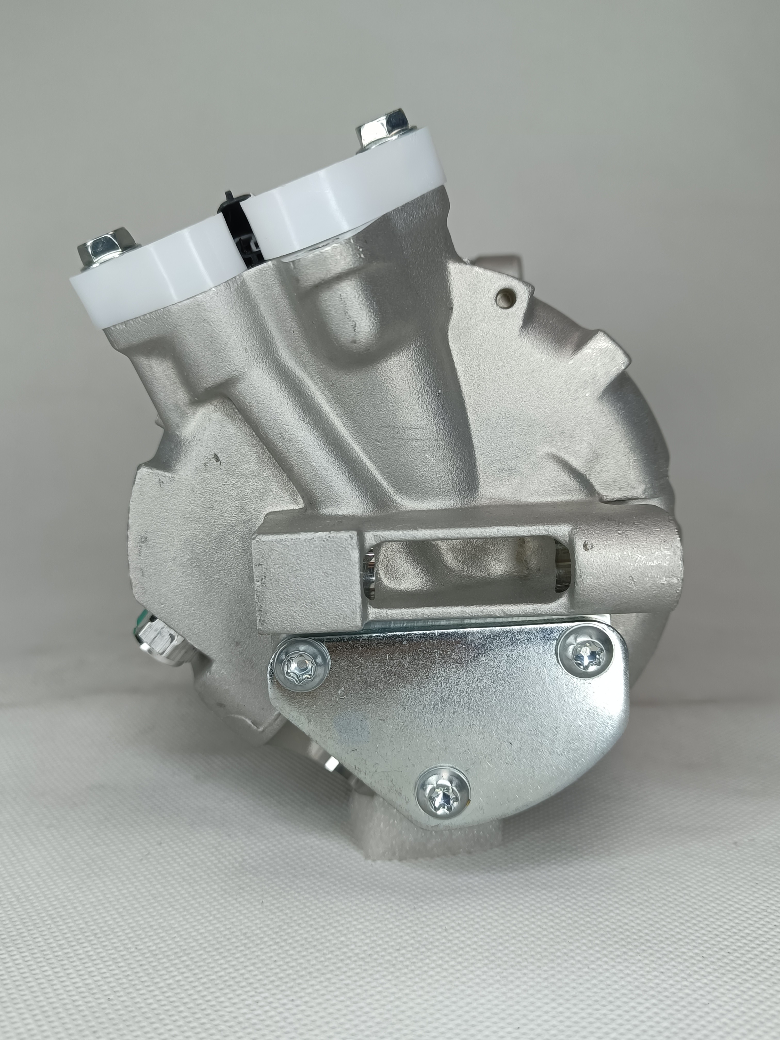 OEM 92600ET02A Auto AC Compressor Assembly For Nissan Qashqai2.0