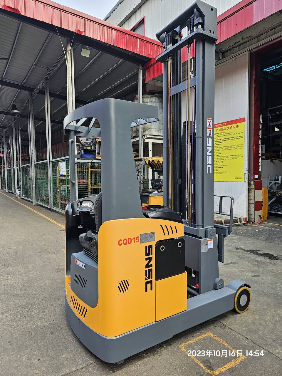 Construction Works Electric Reach Truck 2 Ton Charger Included for Easy Operation