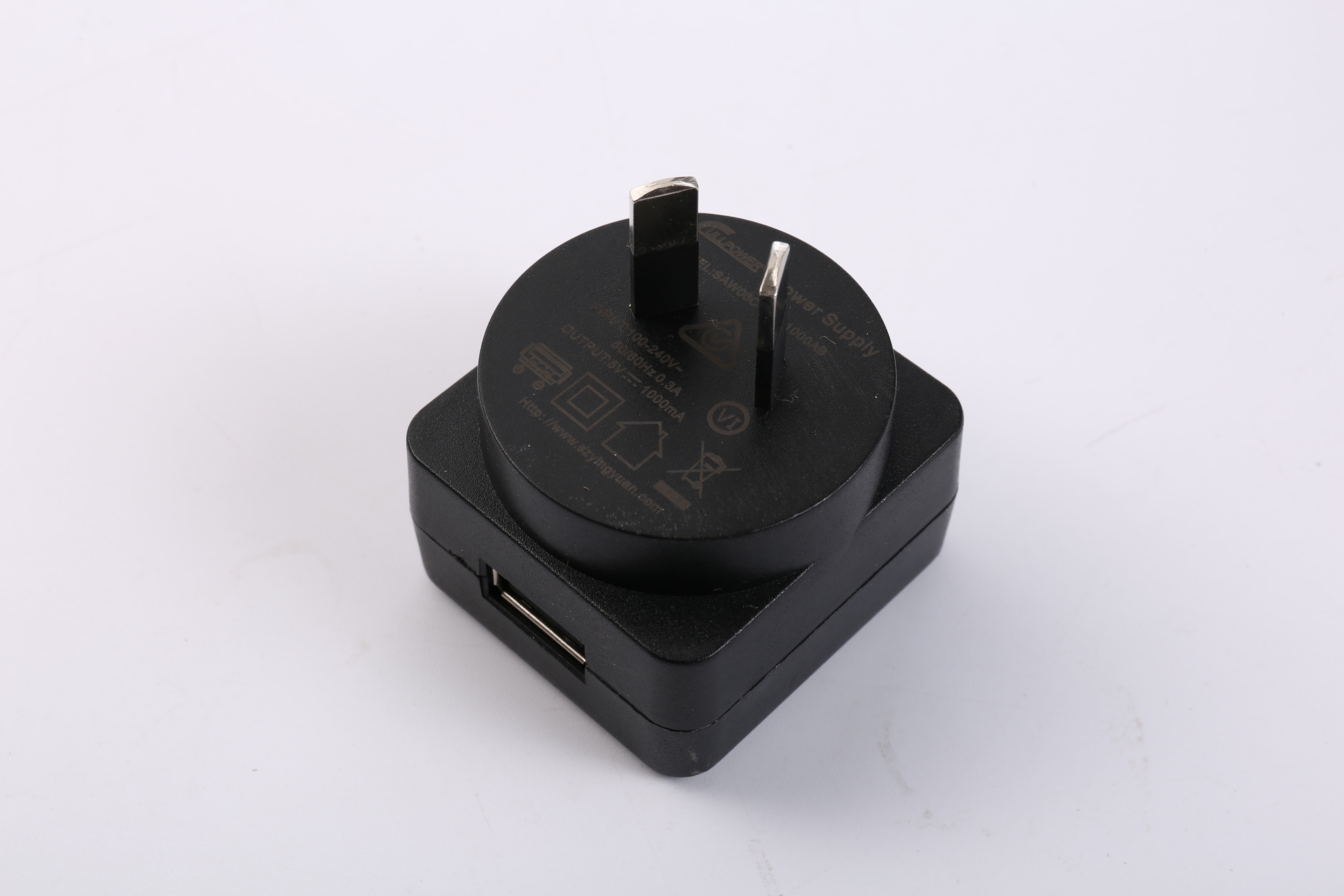 Black Color 6W 5V 1A PD USB Power Adapter 5V 1.2A 5V 0.5A IEC60335 IEC60065